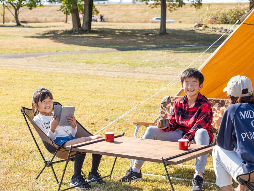 くつろぐ様子の画像